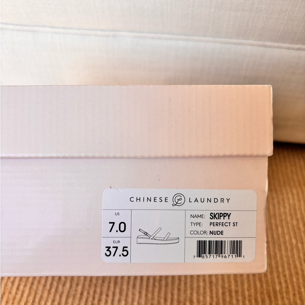 Chinese Laundry Skippy Platform Sandal - Picture 10 of 15